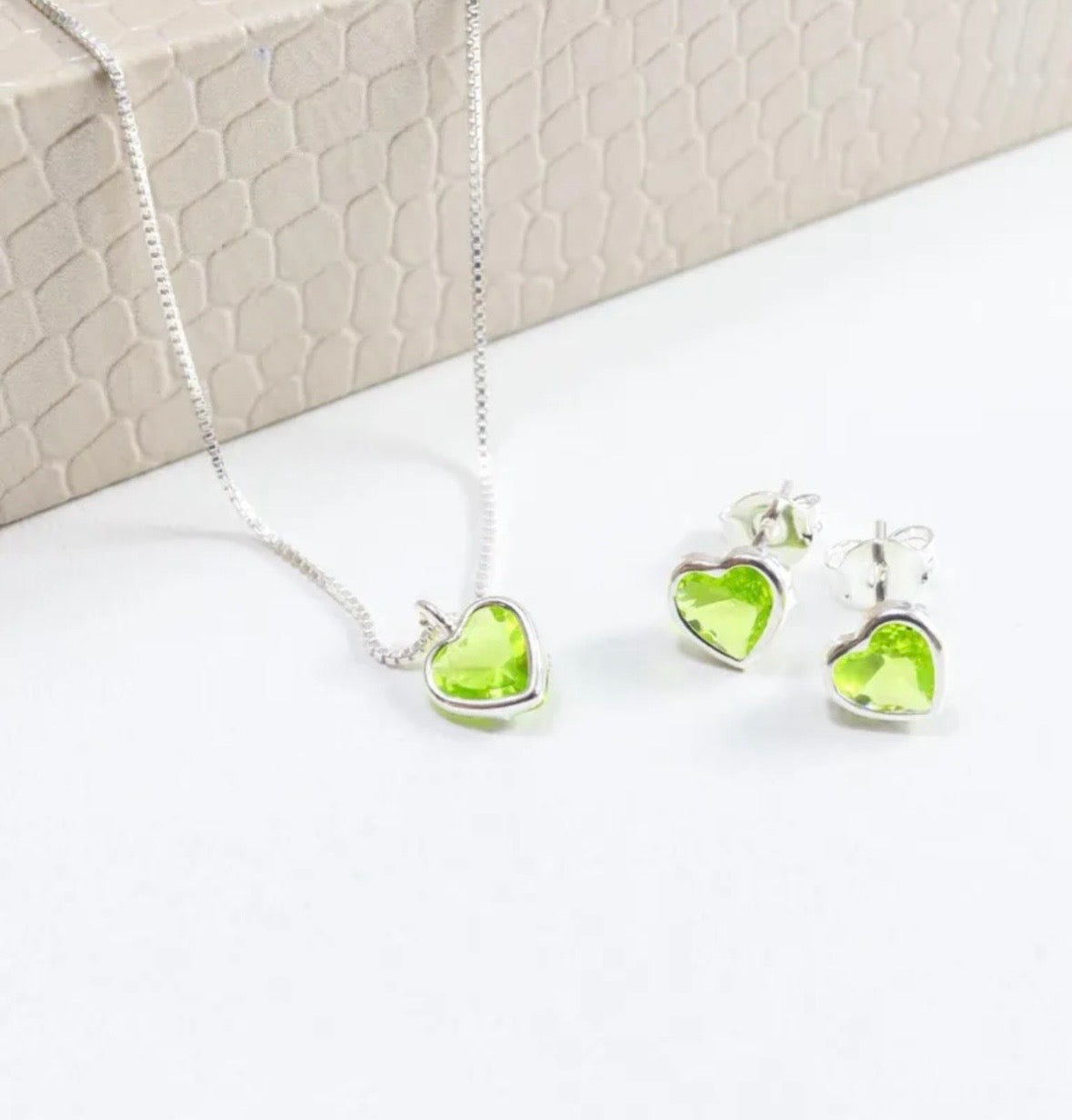 Conjunto Coração Peridoto Prata 925