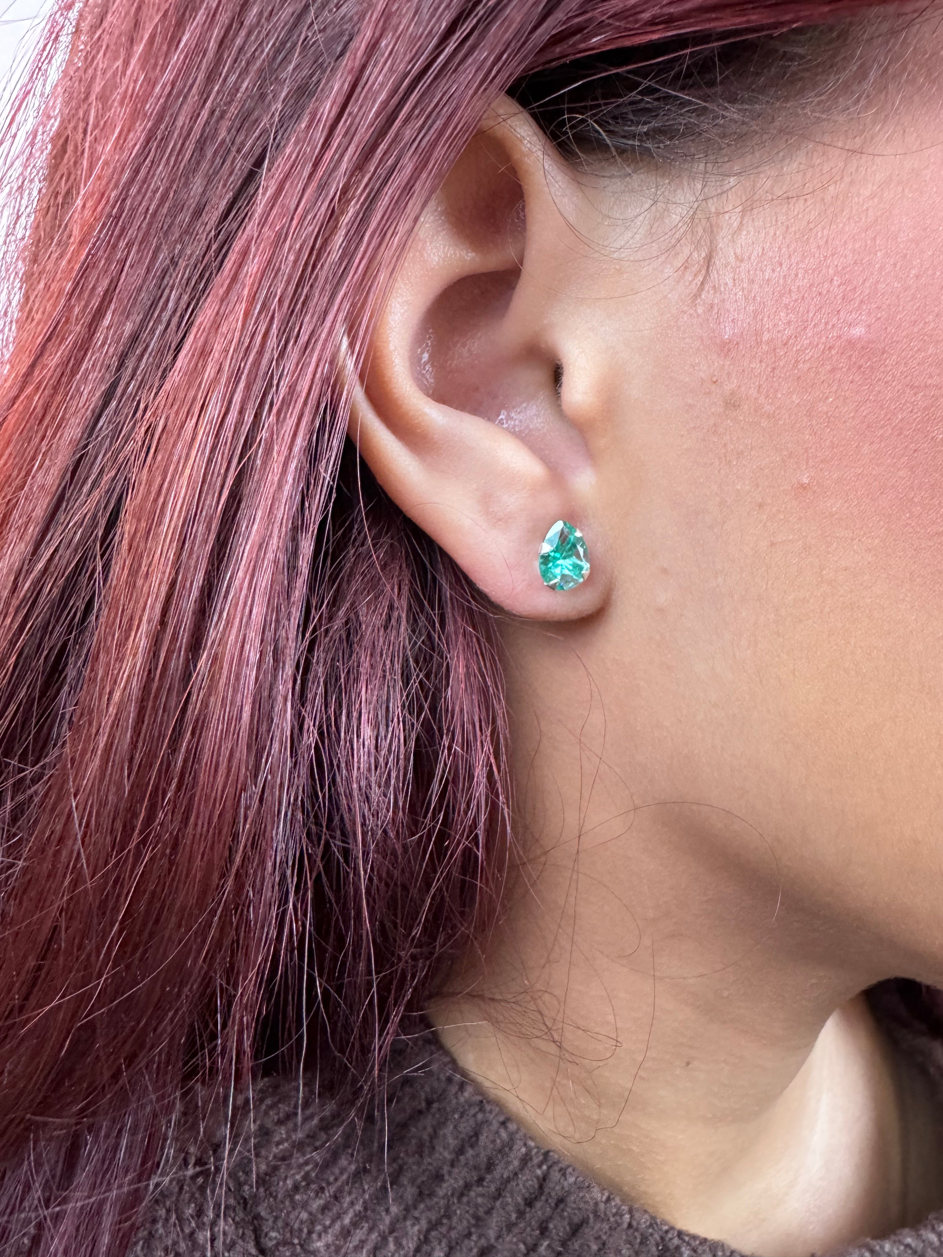 Brinco Gota Ponto de luz Prata 925