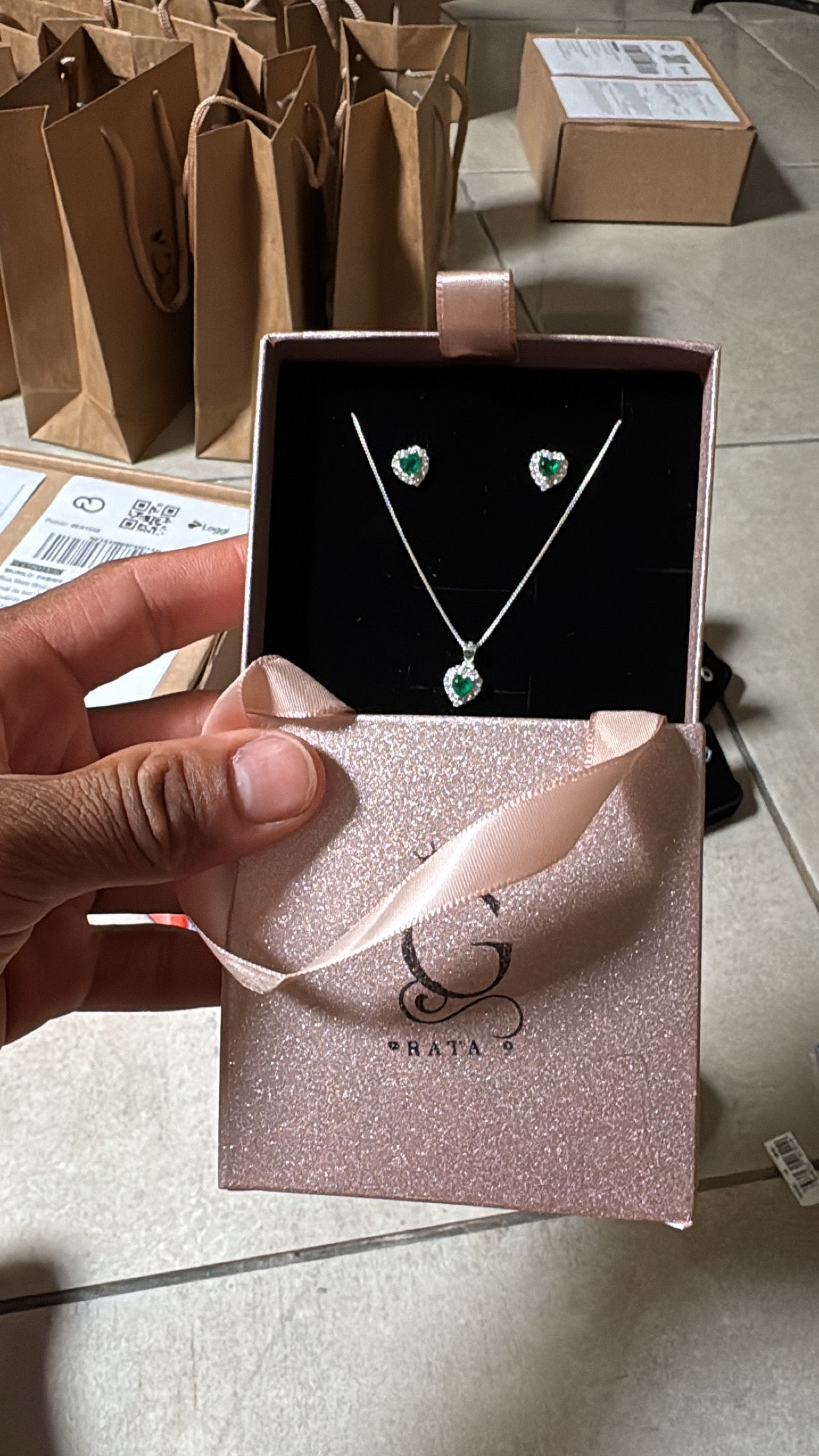 Conjunto Cravejado Verde Esmeralda Luxo Prata 925